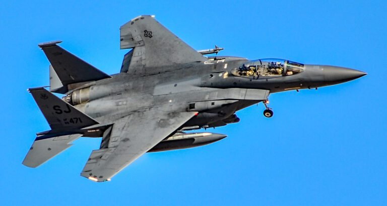 89-0471_McDonnell_Douglas_F-15E_Strike_Eagle_(41819235215) (1)